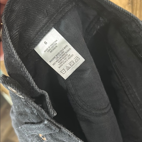 Aeropostale 90’s high rise cut off Black Distressed Jean Shorts - Picture 10 of 10